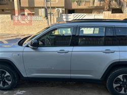 جیپ گراند شیرۆکی